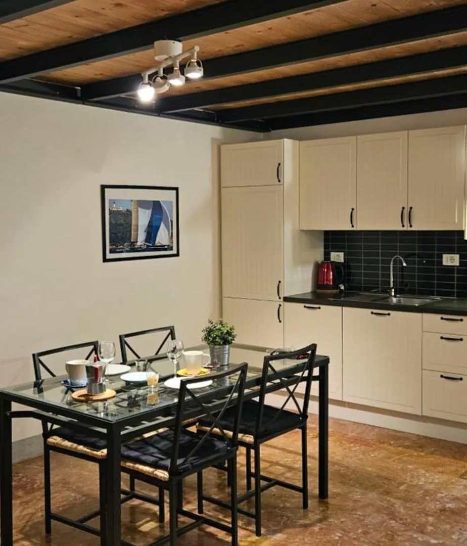 Residence Via Begatto 1 Bologna 0*,  Italy